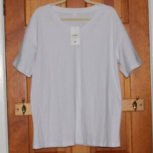 Athmile Loose Fit V-Neck Tee